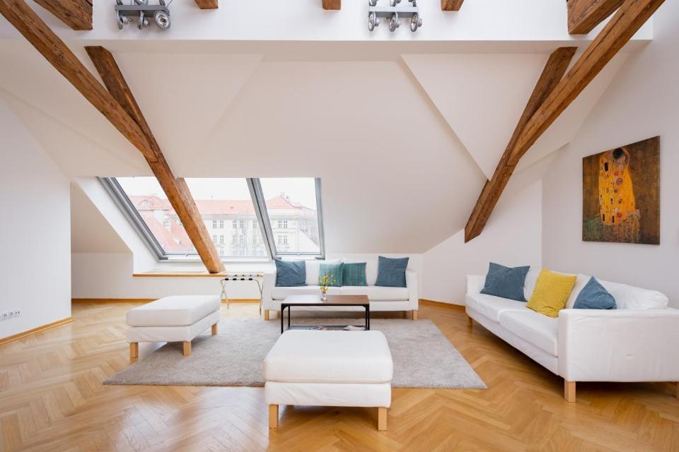 Opatovicka 9 * Praga